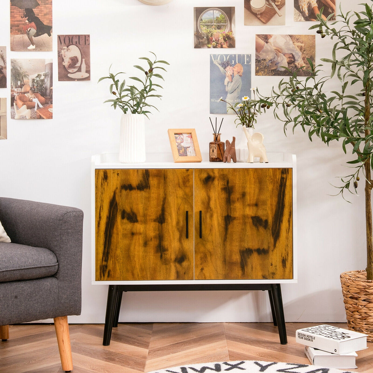 Armario de almacenamiento de madera de mediados de siglo con 2 puertas y patas de metal para la entrada