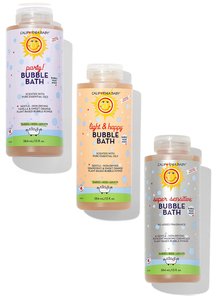 Trío divertido de baño de burbujas