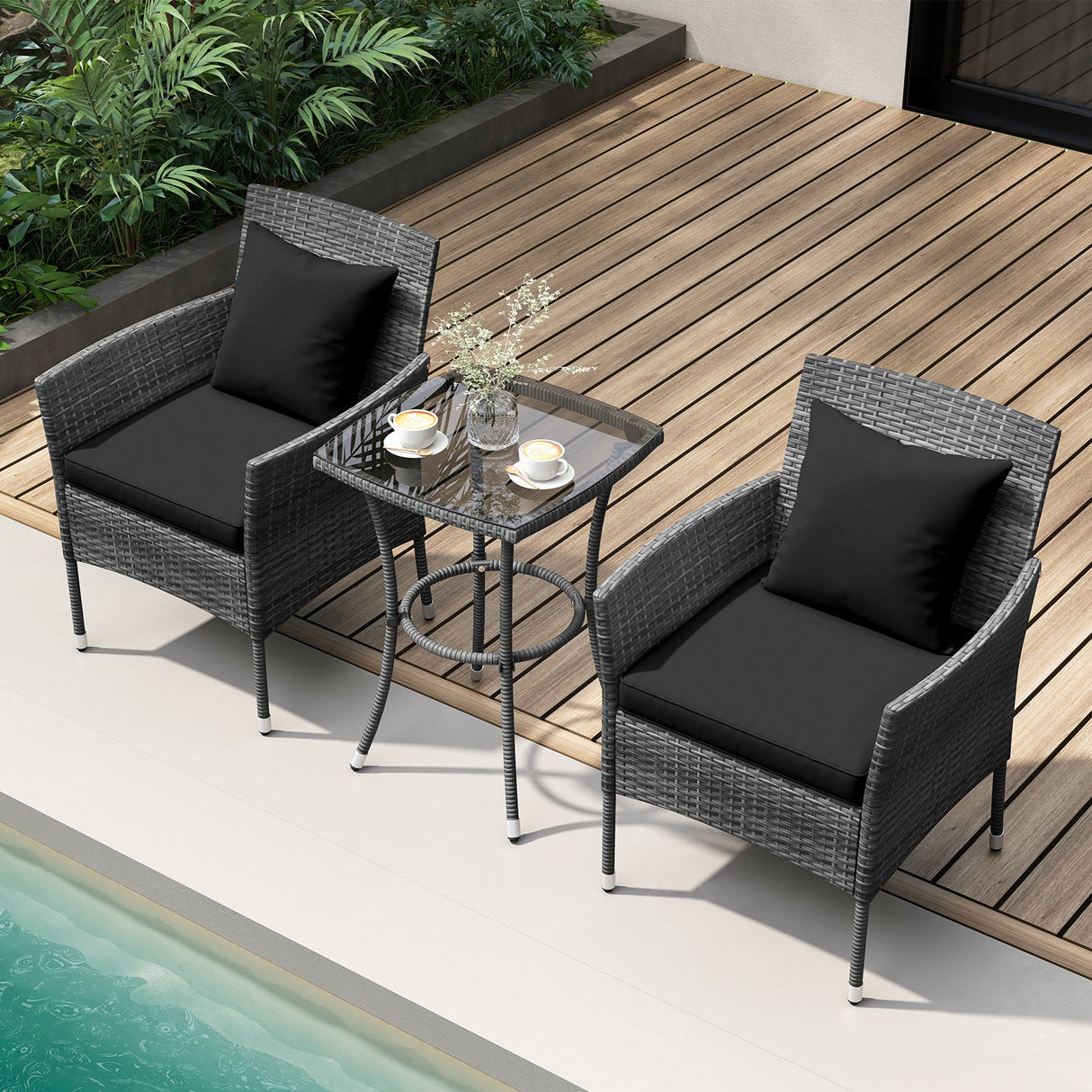 Juego de muebles de patio de 3 piezas con sillas de patio acolchadas y mesa de centro de vidrio templado