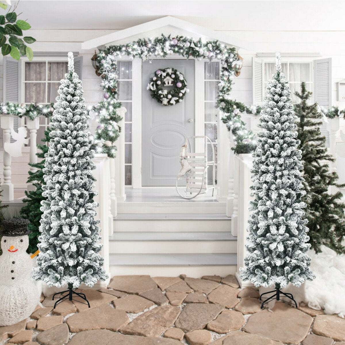 Árbol de Navidad artificial angosto de 2.28 m con bisagras, sin luces, efecto nieve y 641 puntas