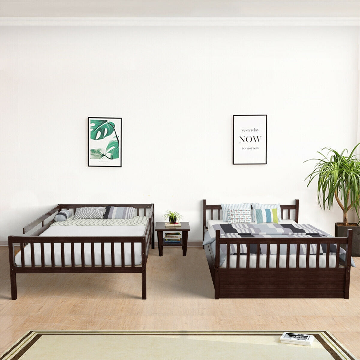 Litera doble sobre doble plataforma de madera con escalera