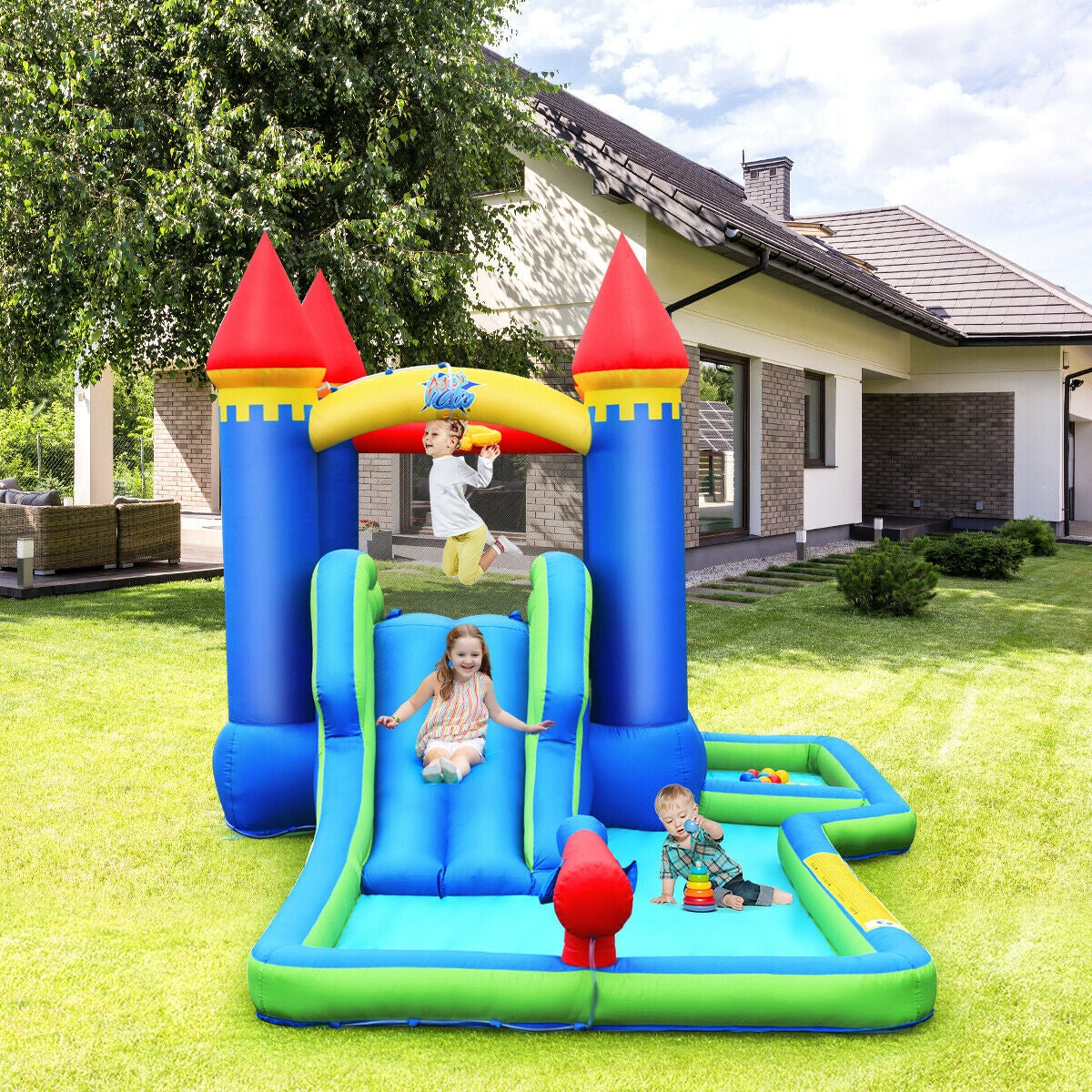 Casa inflable para niños con tobogán de agua sin soplador