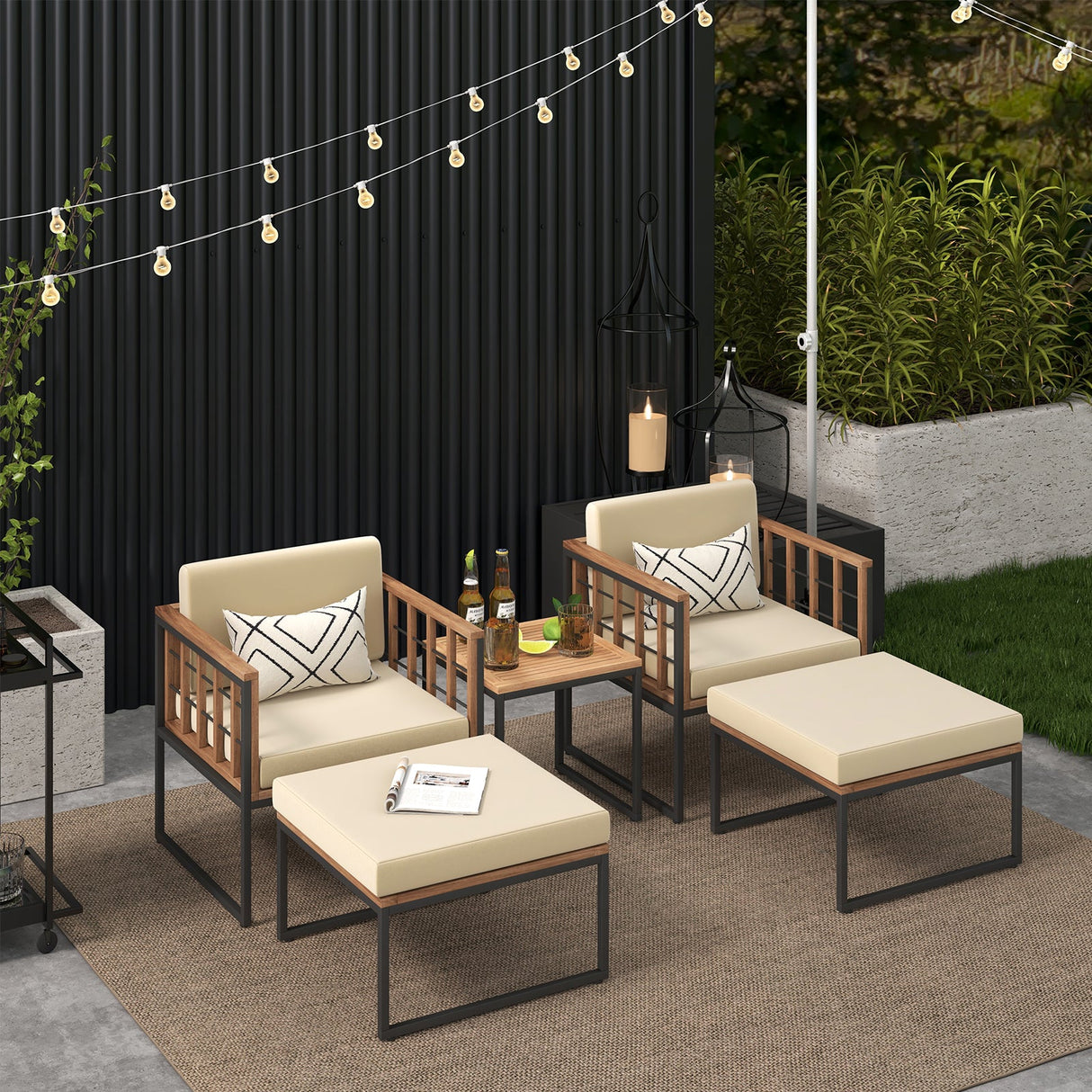 Juego de muebles de exterior de 5 piezas con sillas de madera de acacia, otomanas y mesa de centro - Beige