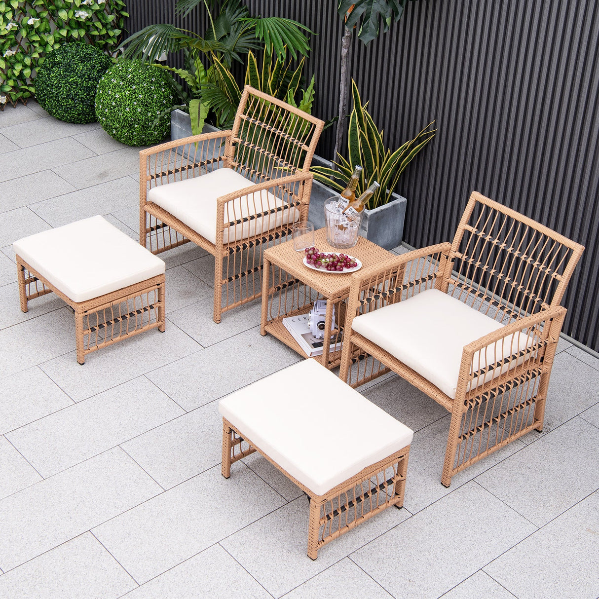 Juego de sofá de mimbre para patio de 5 piezas con cojines de asiento y respaldo - Natural