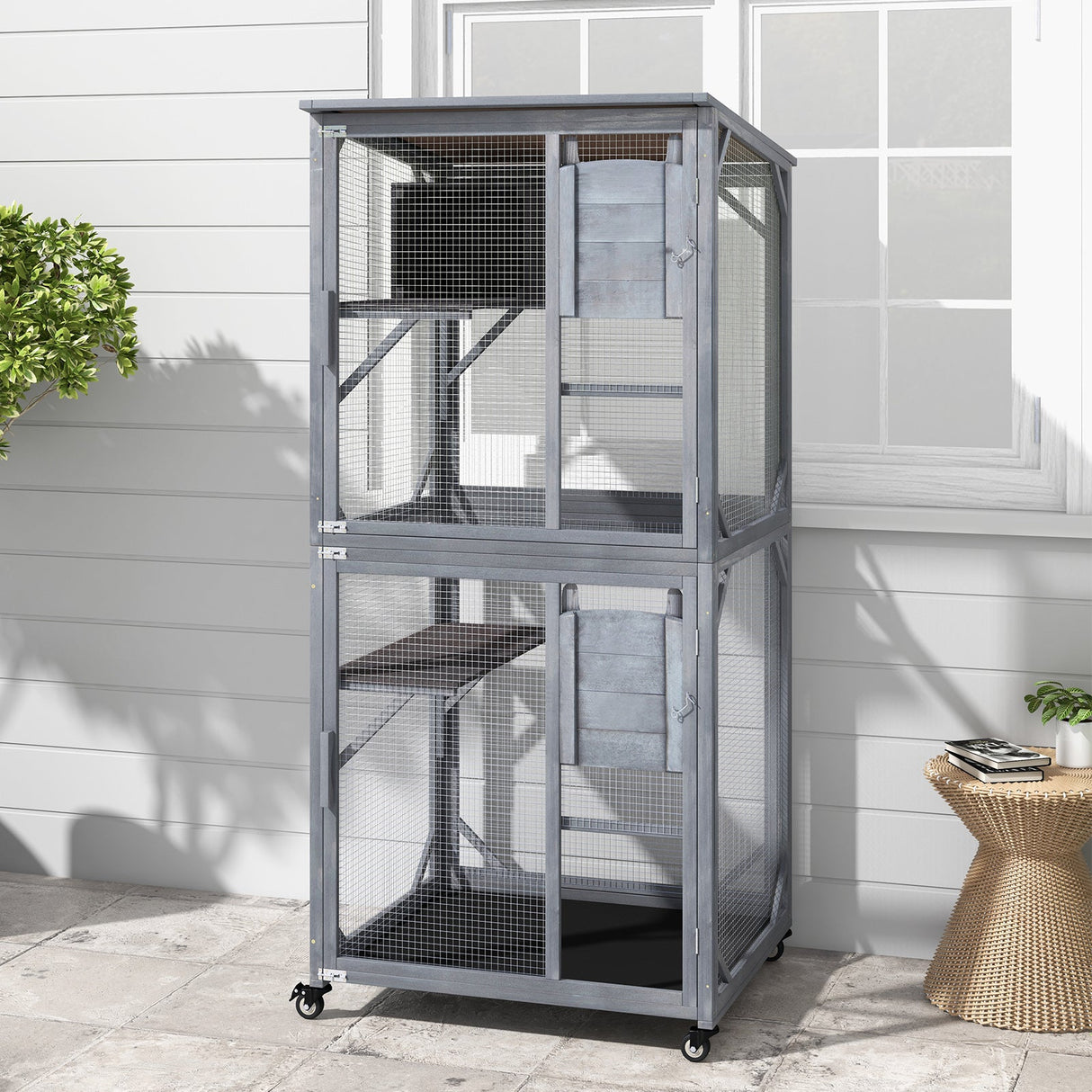 Casa de Madera para Gatos de 72 Pulgadas de Alto con Techo de Asfalto Resistente a la Intemperie - Gris