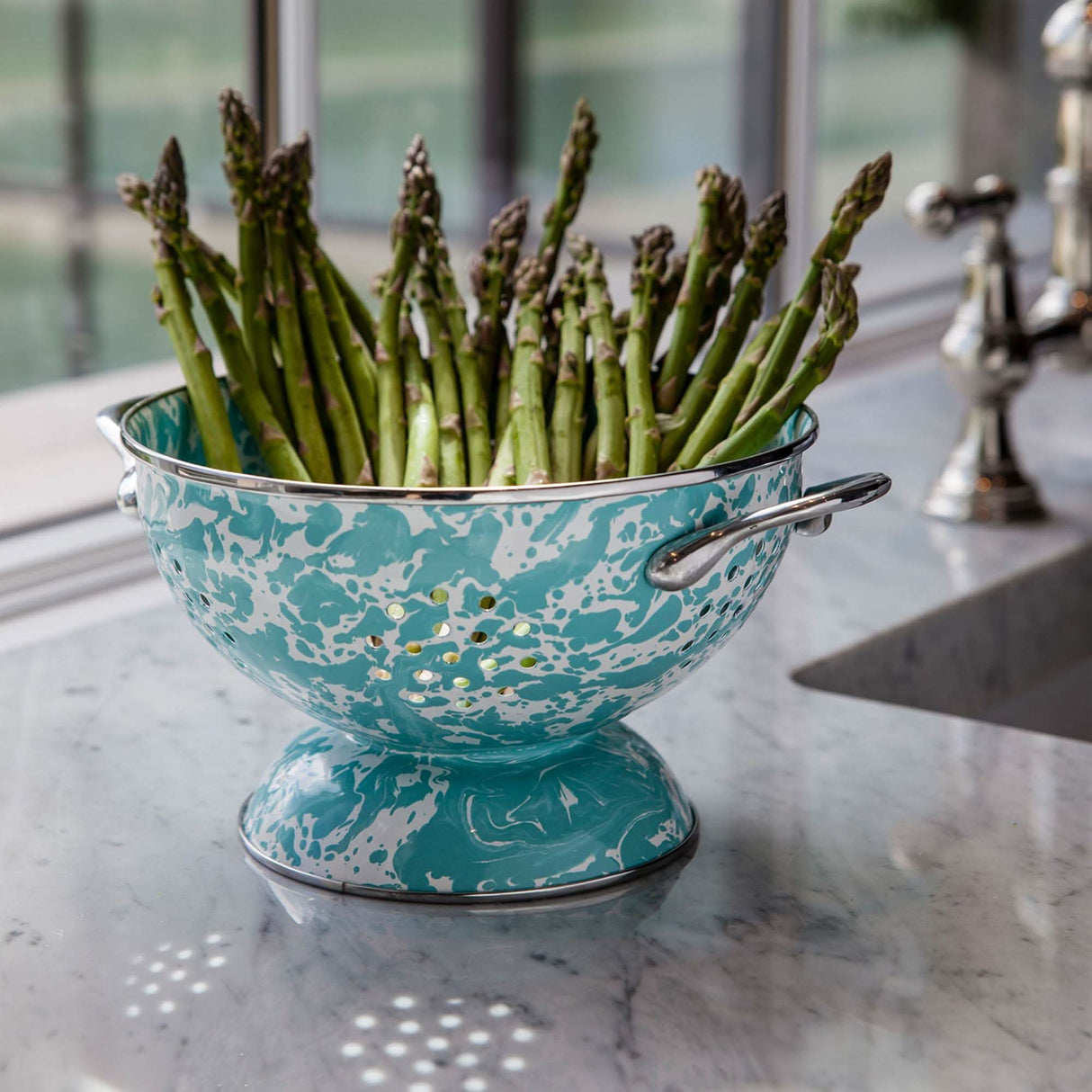 Golden Rabbit Enamelware Large Colander 5 QUART