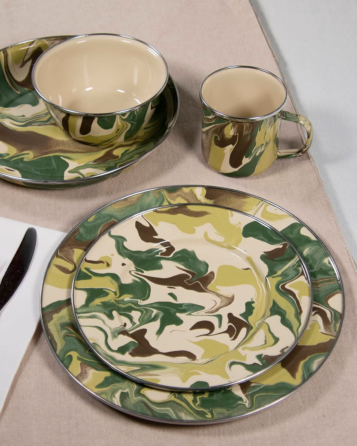 Golden Rabbit Enamelware Camouflage Sandwich Plates - Set of 4
