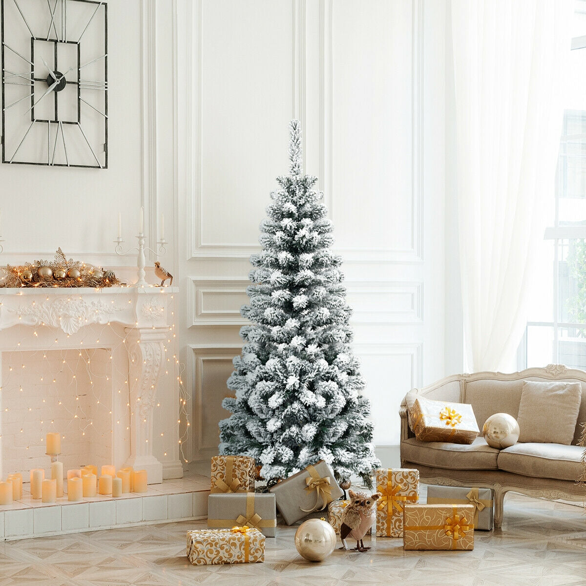 Árbol de Navidad artificial tipo lápiz con bisagras sin luz, cubierto de nieve, de 4.5 pies con 242 ramas