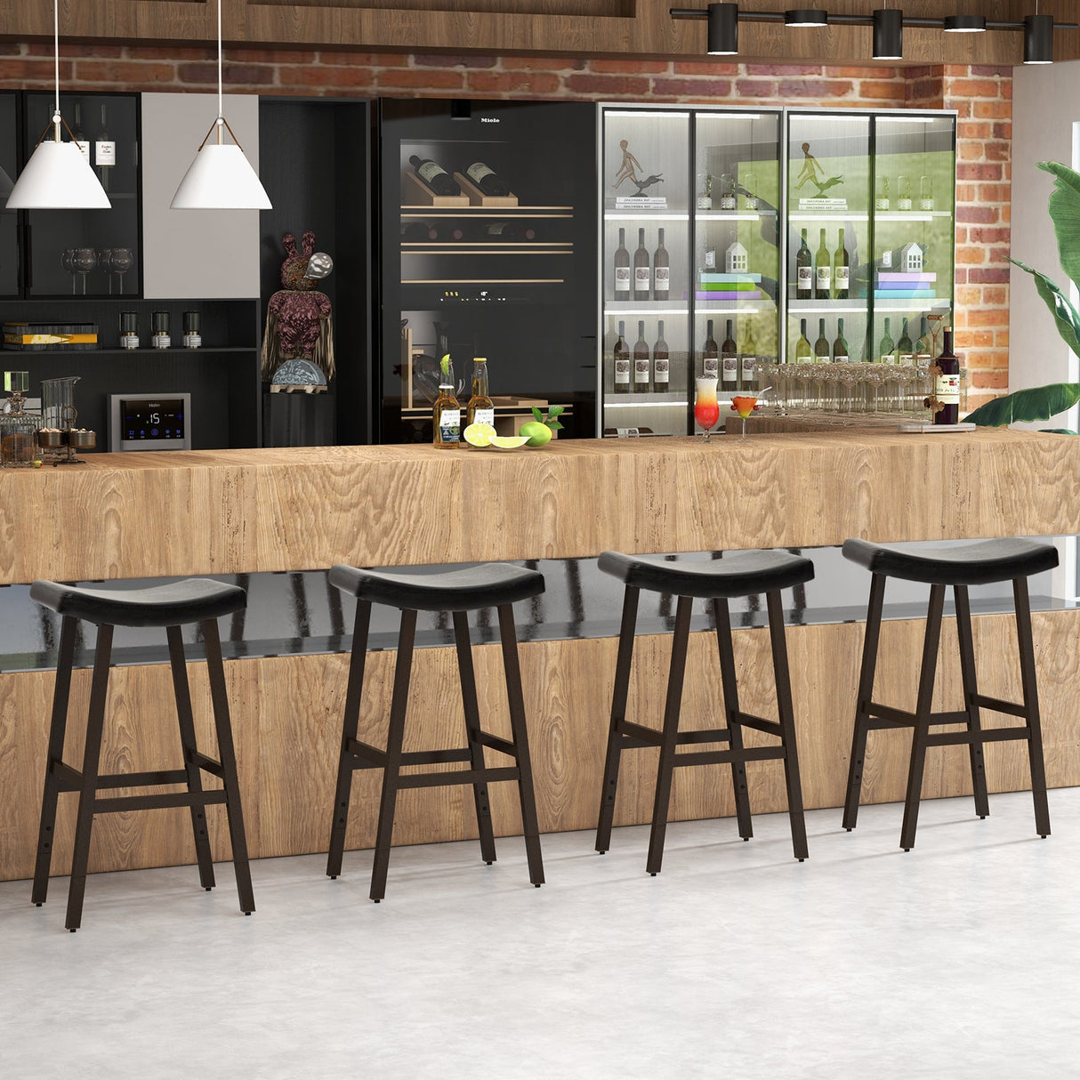 Juego de 2 taburetes de bar con asiento de silla de montar tapizado en cuero sintético y reposapiés - Marrón