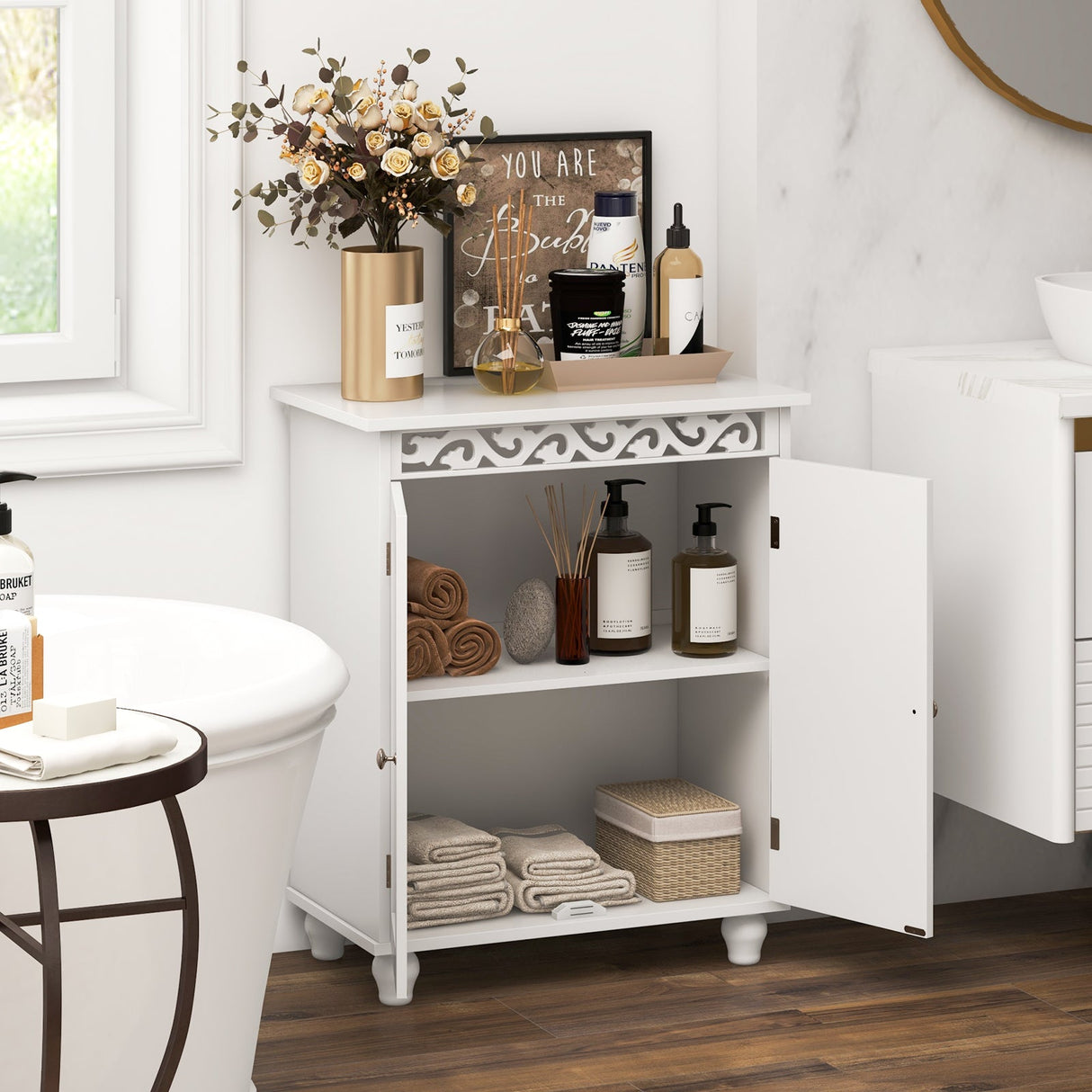 Armario de baño independiente con estante ajustable y patas de madera maciza - Blanco