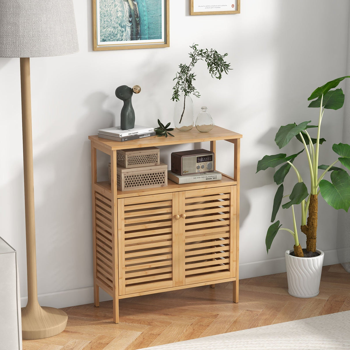 Mueble de almacenamiento de bambú para baño con puertas de persiana - Natural