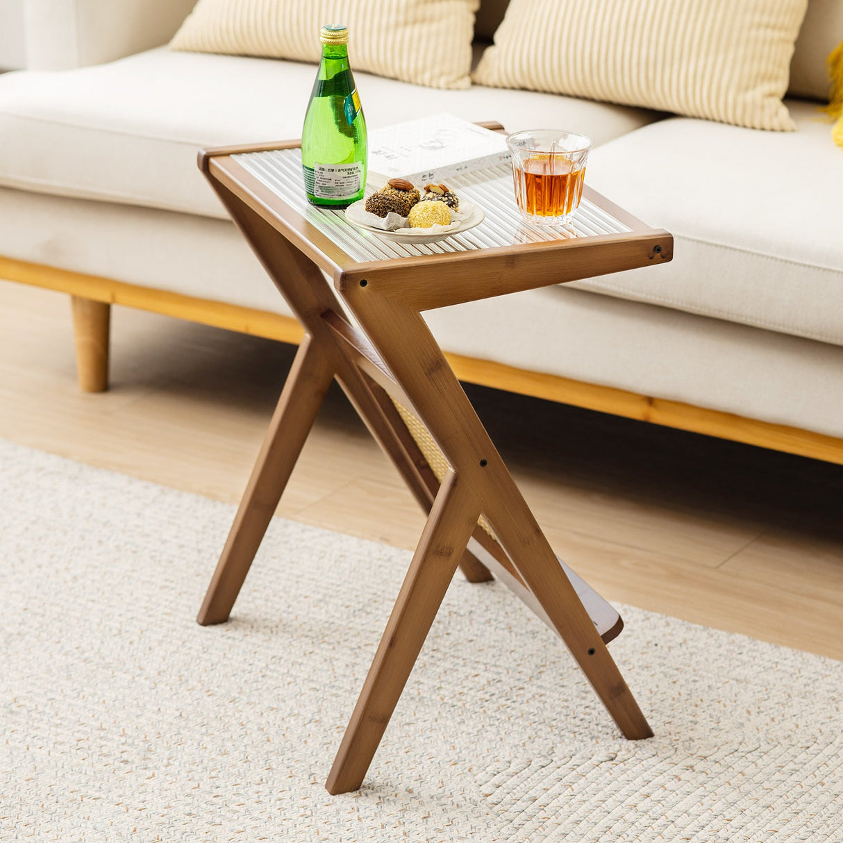Mesa auxiliar bohemia con revistero y tablero de cristal templado