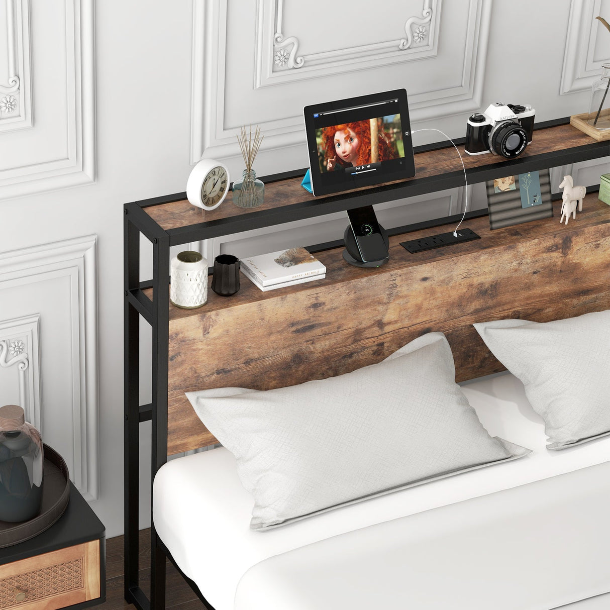 Estructura de cama Full/Queen con cabecero de almacenamiento de 2 niveles y estación de carga