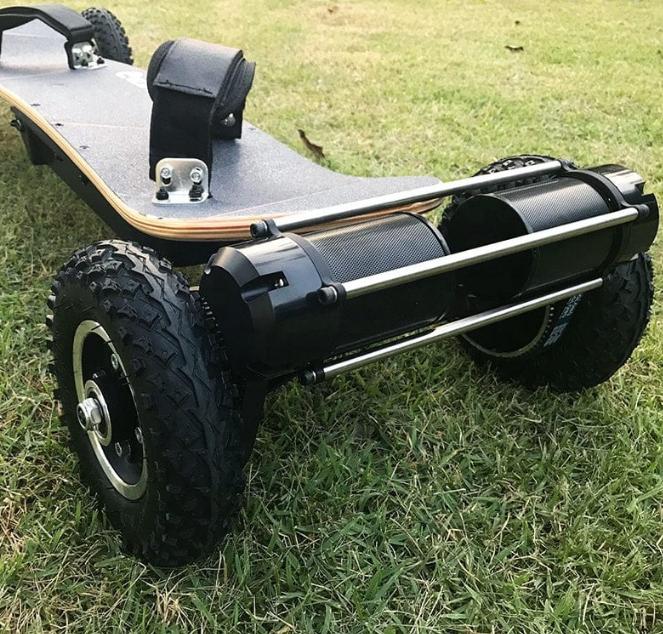 Patinete eléctrico todoterreno con motor de doble correa