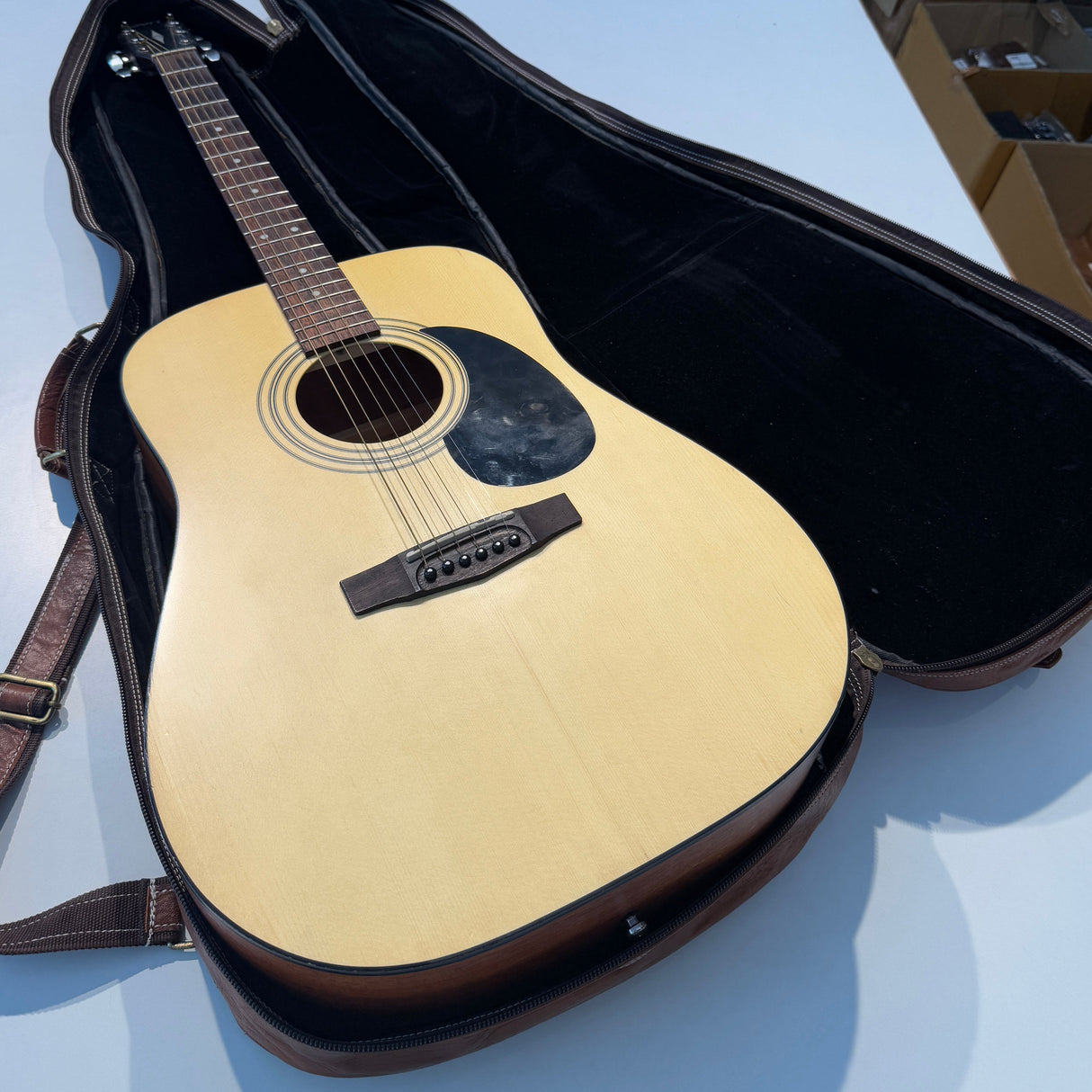 Estuche de cuero personalizado para guitarra