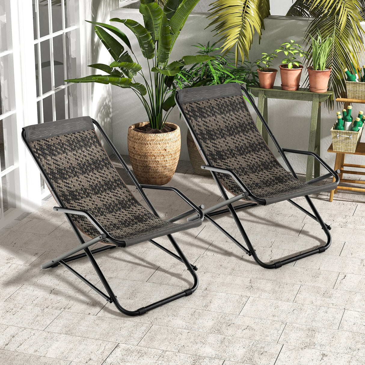 Mecedora de jardín de mimbre PE con reposabrazos y estructura metálica - Gris