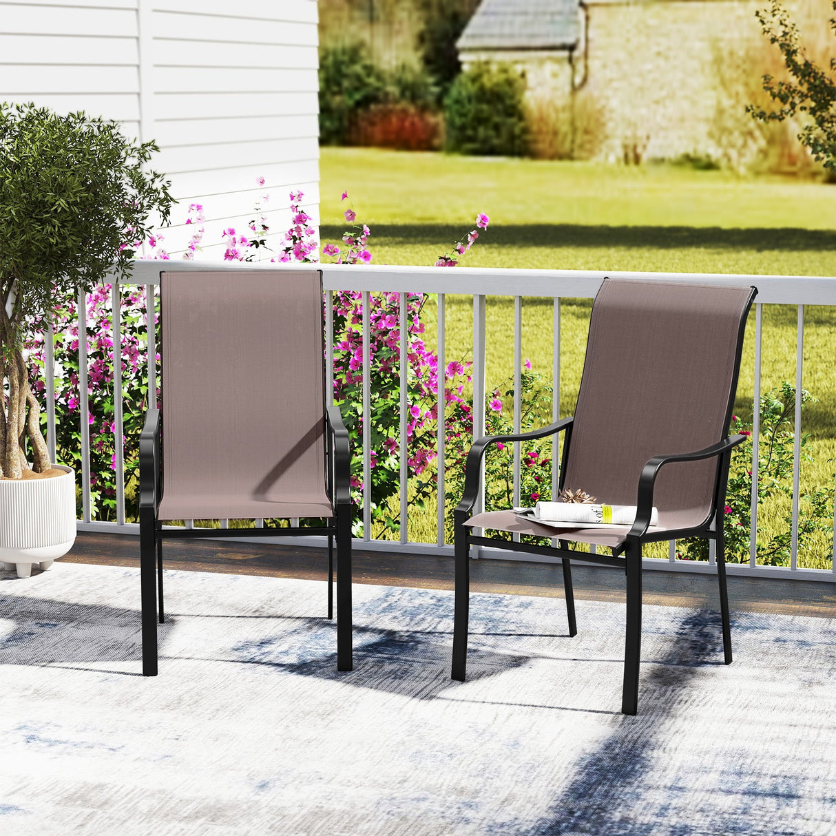 Juego de 2 sillas de comedor para patio con asiento ancho y estructura de metal resistente - Marrón