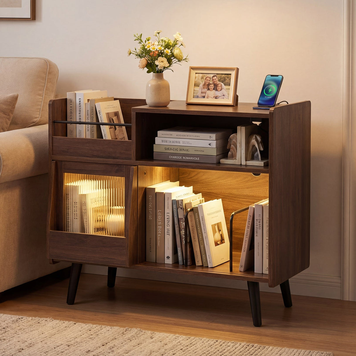 Soporte para tocadiscos con luz LED y tomas de corriente, mueble grande para tocadiscos con puerta corrediza - Marrón