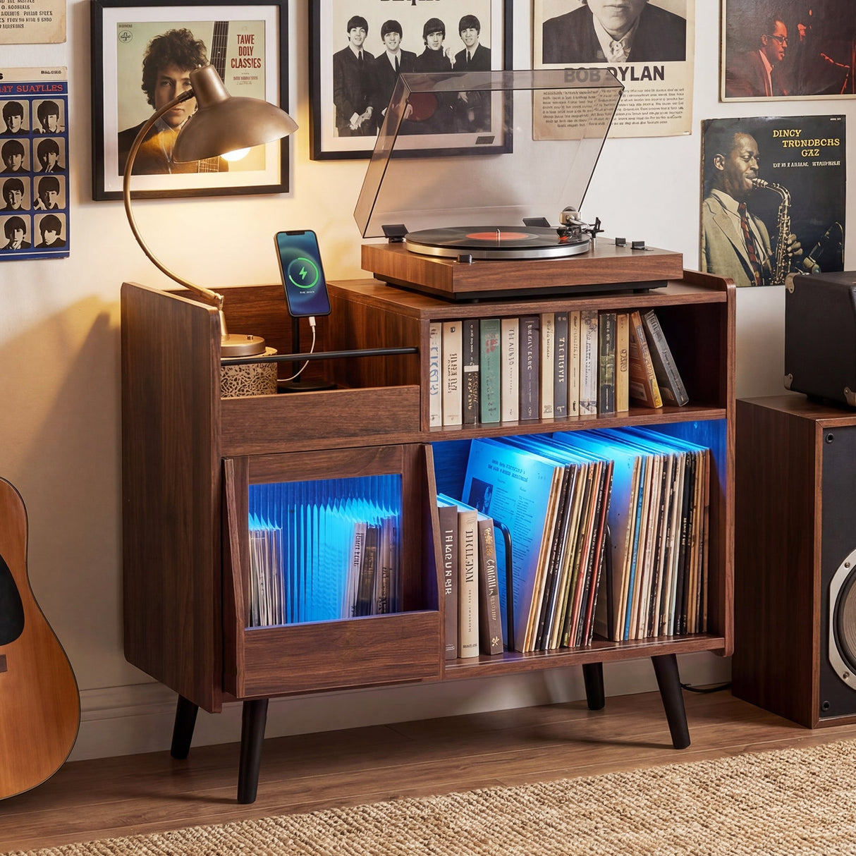 Soporte para tocadiscos con luz LED y tomas de corriente, mueble grande para tocadiscos con puerta corrediza - Marrón