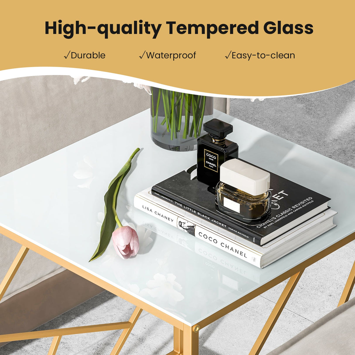 Mesa Auxiliar Cuadrada con Tapa de Cristal Templado y Estructura Geométrica Acabado Dorado-Dorada