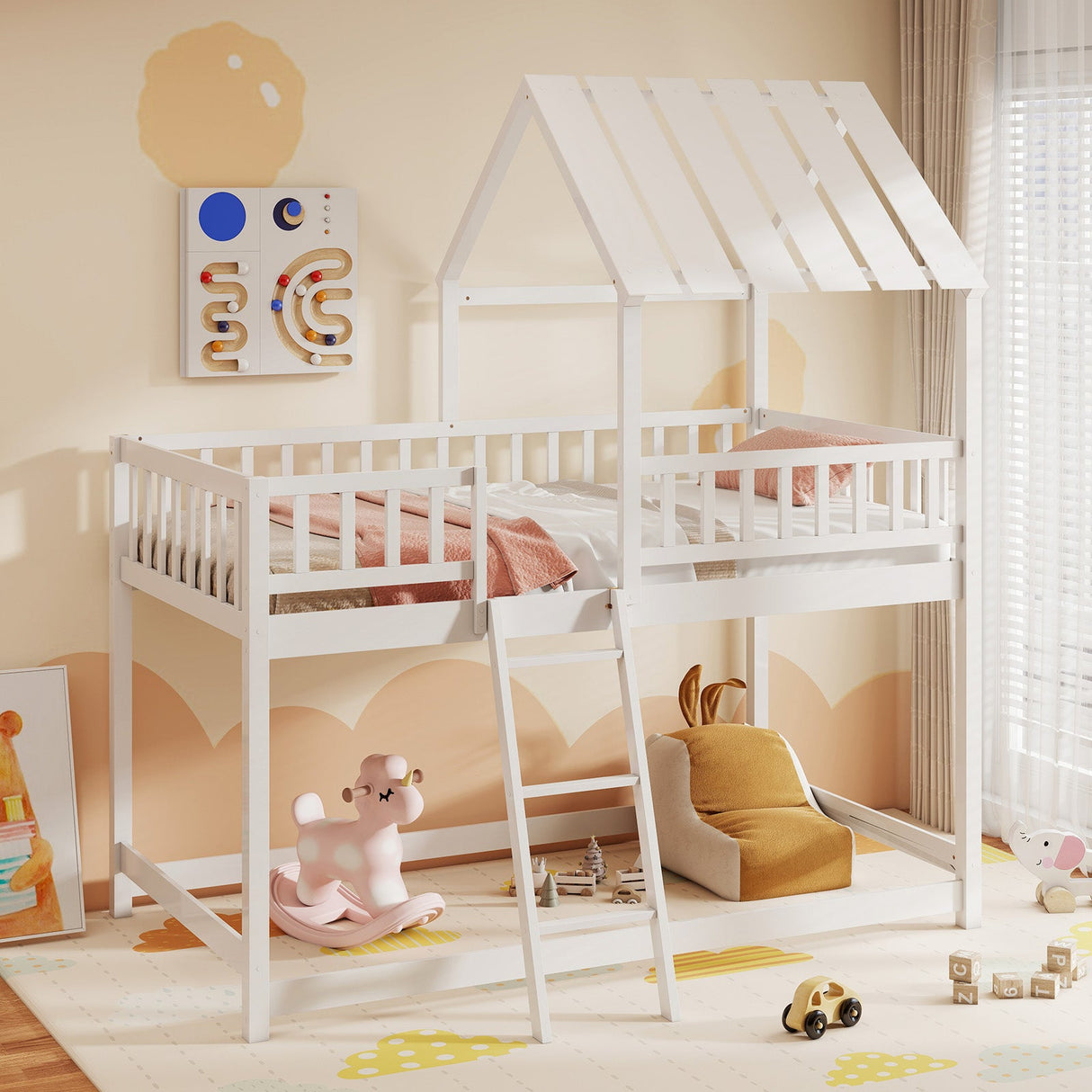 Litera con diseño de casa, tamaño individual sobre individual, con techo y barandales de seguridad de cuerpo entero para niños y adolescentes.