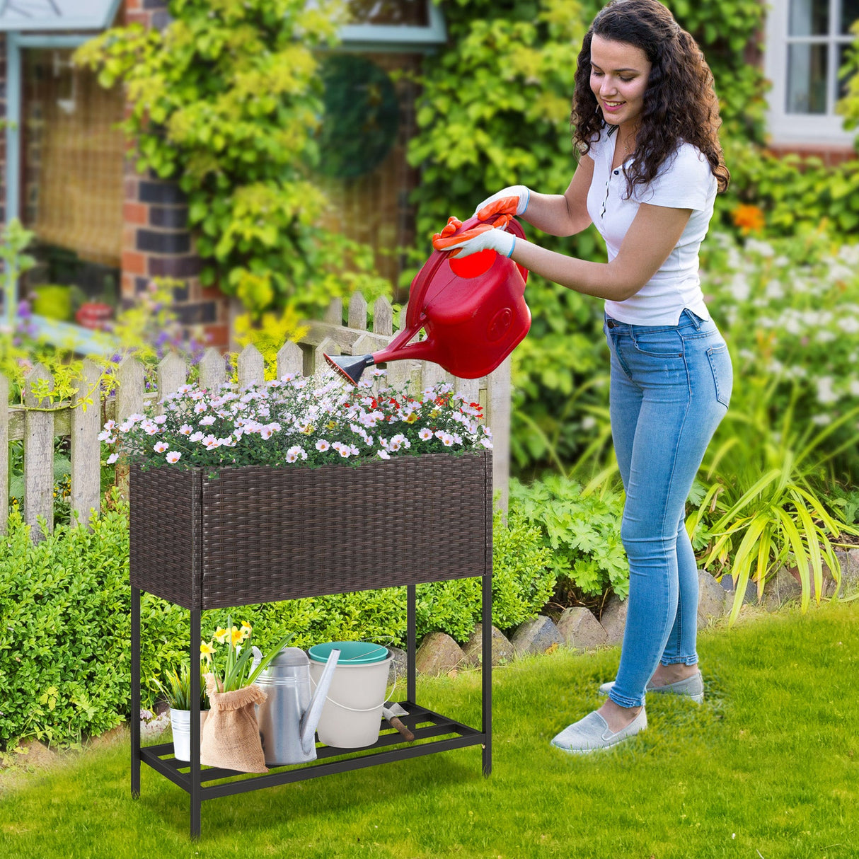 Jardinera elevada de mimbre con estante de almacenamiento y forro extraíble para flores