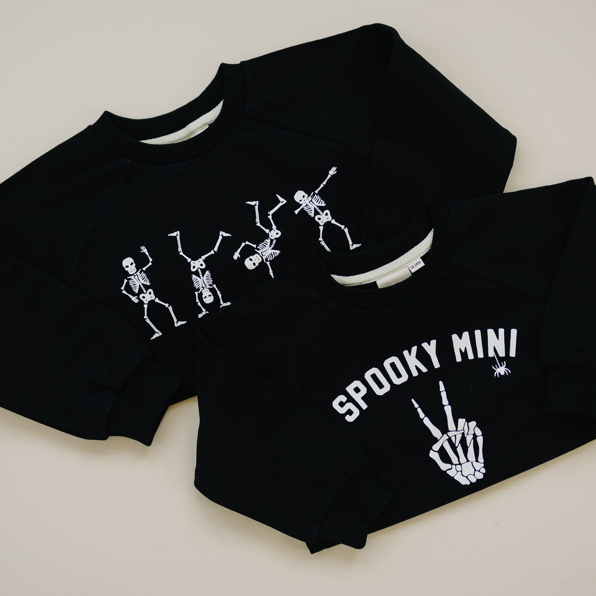 Sudadera con cuello redondo mini espeluznante de algodón orgánico