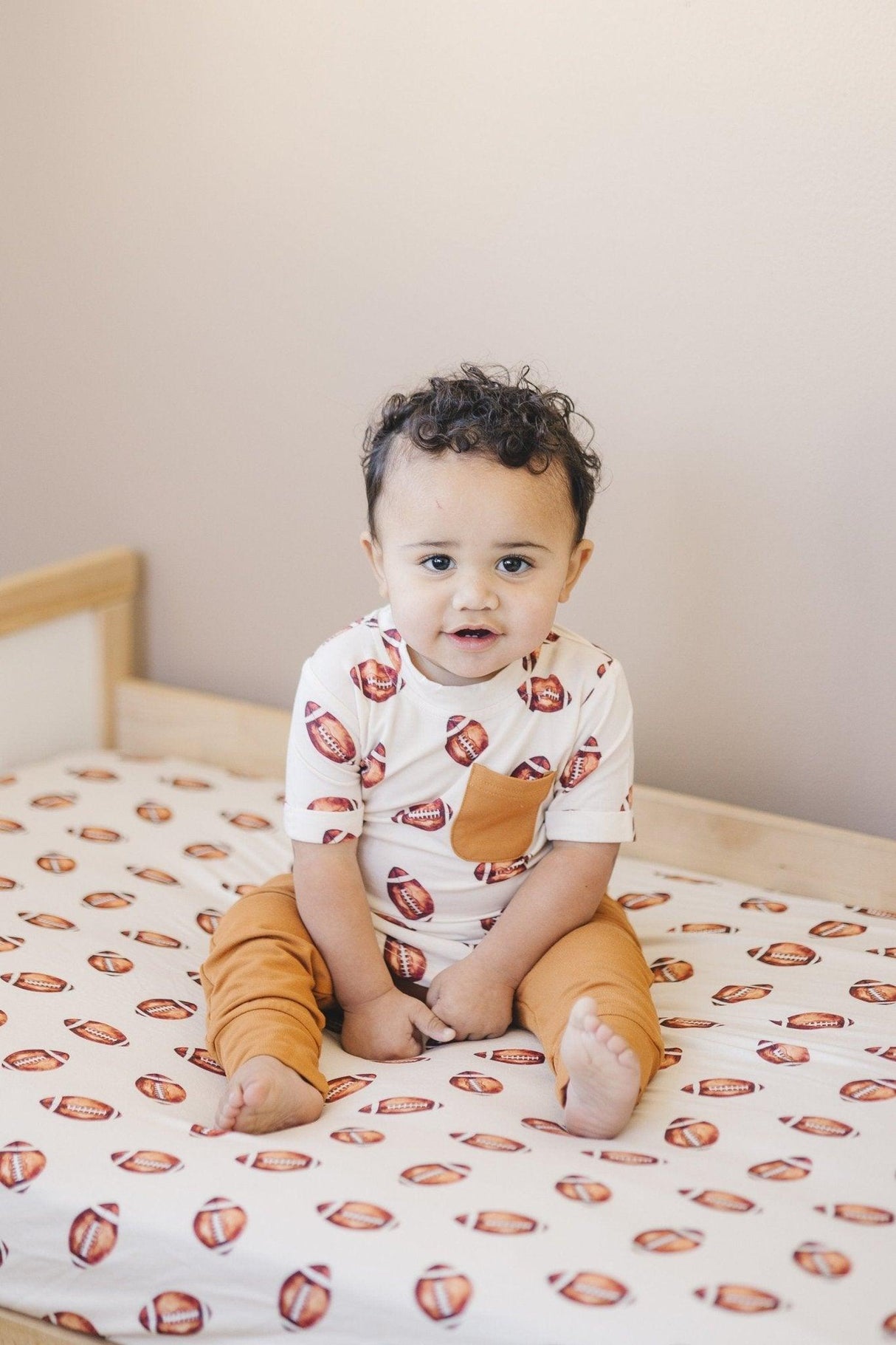 Sábana de bambú para cuna con estampado de fútbol