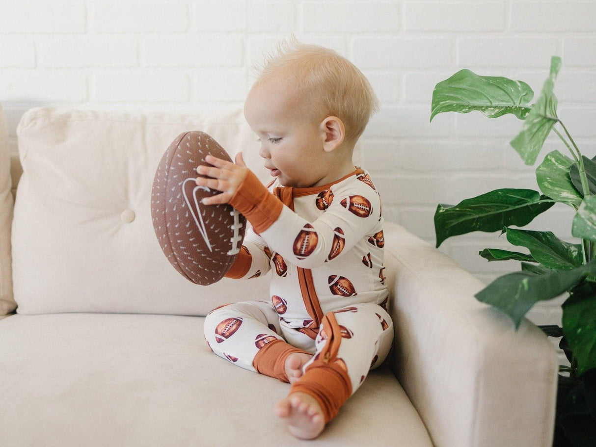 Pelele de bambú con cremallera y estampado de fútbol