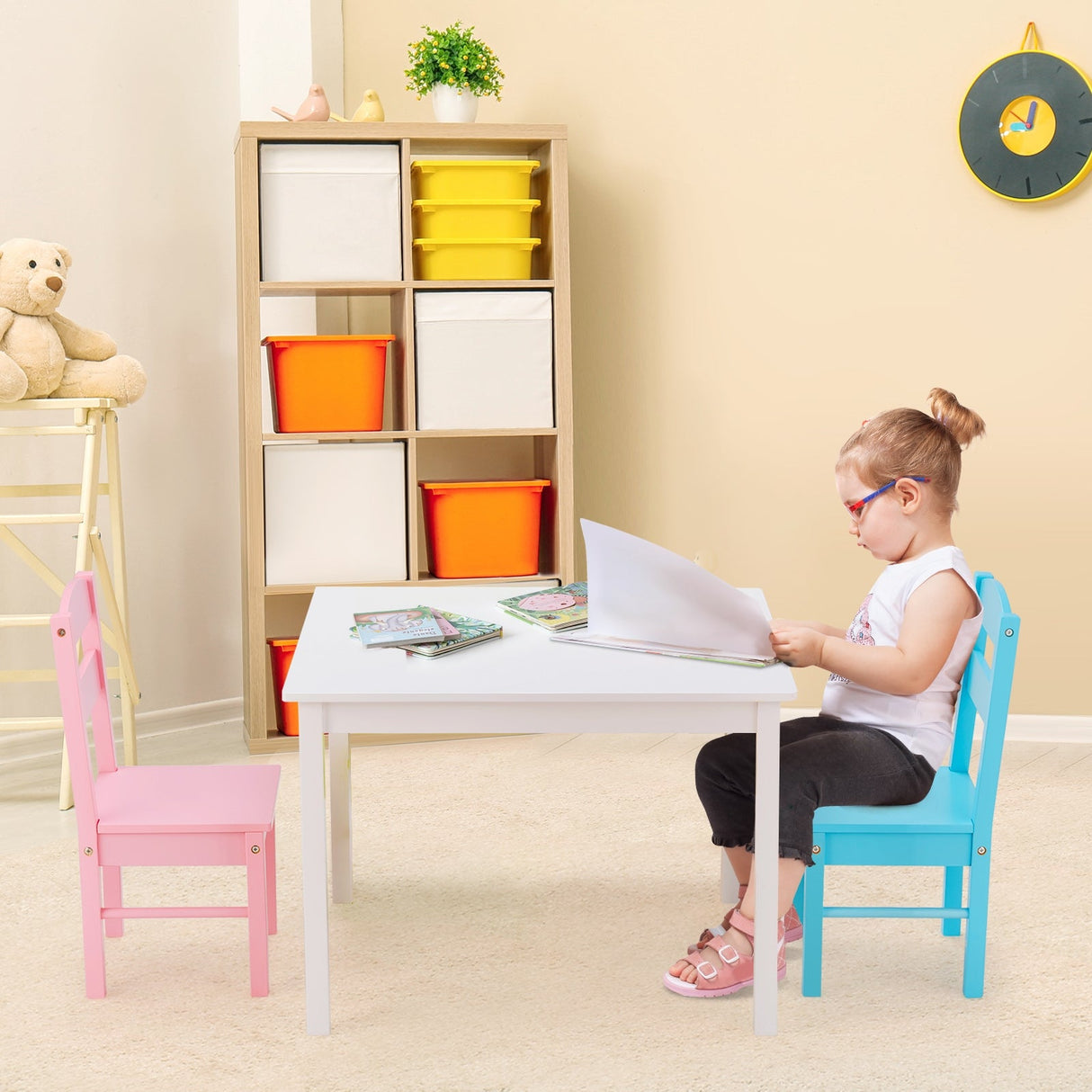 Juego de mesa y 5 sillas de madera de pino para niños