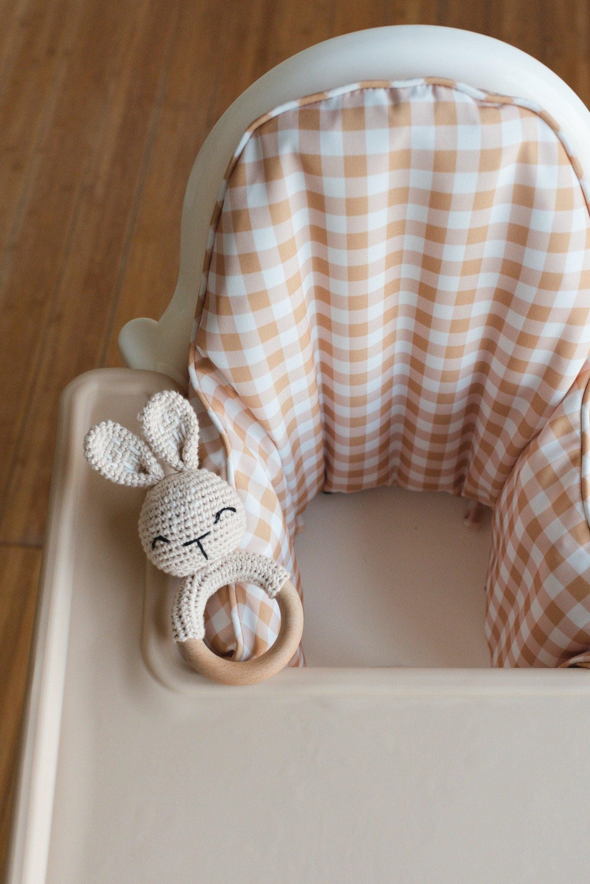 Funda para cojín Antilop de IKEA de guinga amarilla