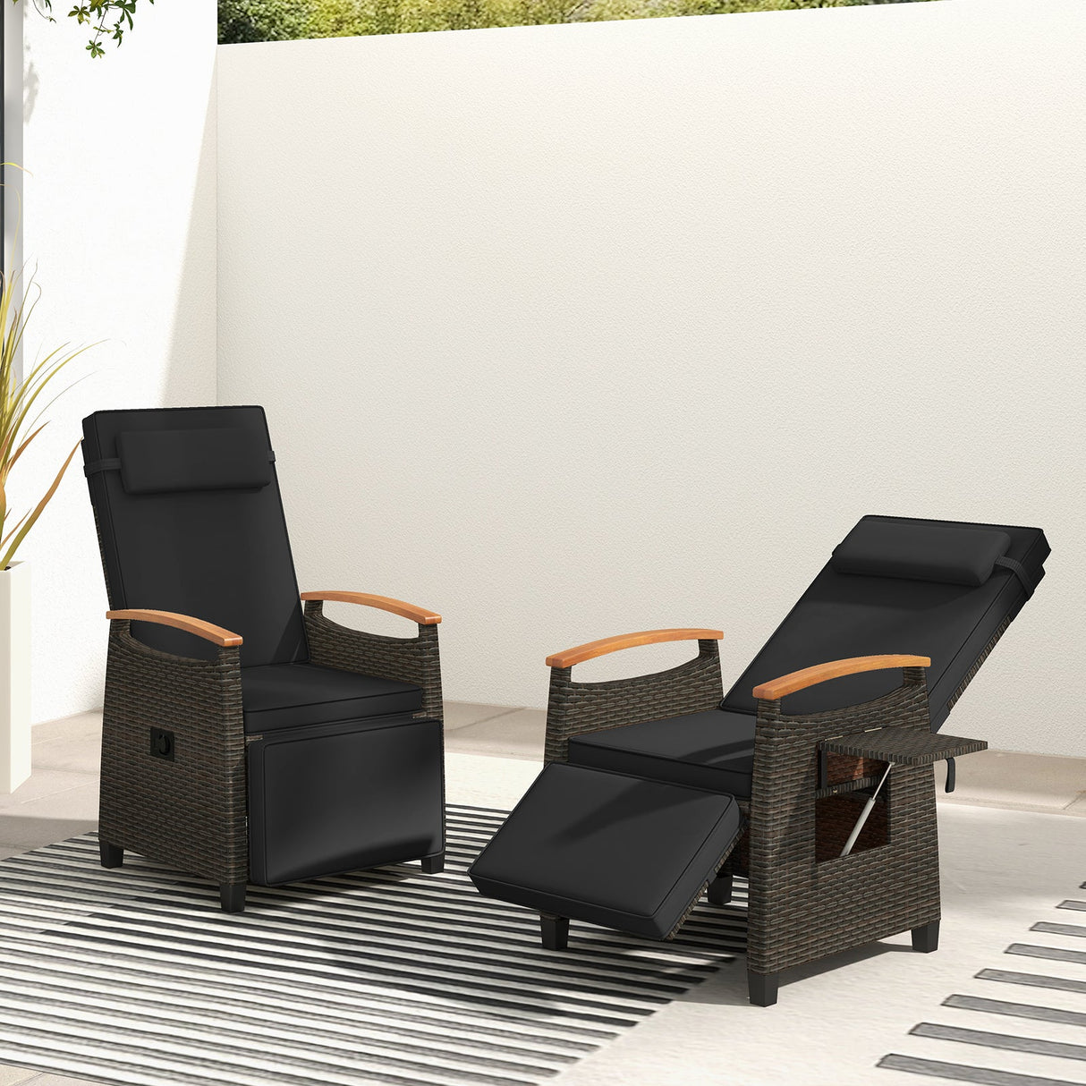 Sillón reclinable de mimbre para patio con respaldo y reposapiés ajustables