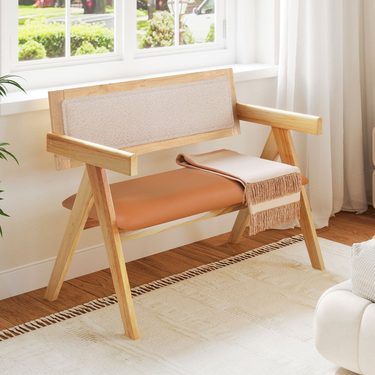Banco de comedor de madera de caucho con reposabrazos, respaldo tapizado de sherpa y asiento acolchado suave - Natural