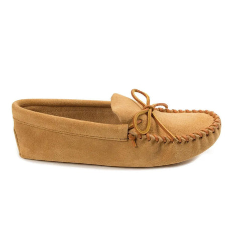 Mocasín Minnetonka de cuero con cordones y suela blanda para hombre