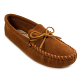 Mocasín Minnetonka de cuero con cordones y suela blanda para hombre