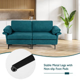 Sofá biplaza moderno de tela con patas de metal y almohadas en los reposabrazos