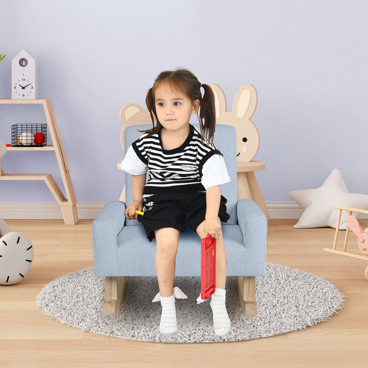 Mecedora infantil con patas de madera maciza