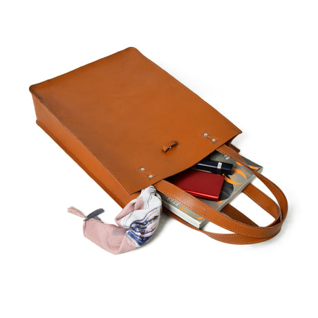 Bolso de mano de piel "Elegancia Castaña"