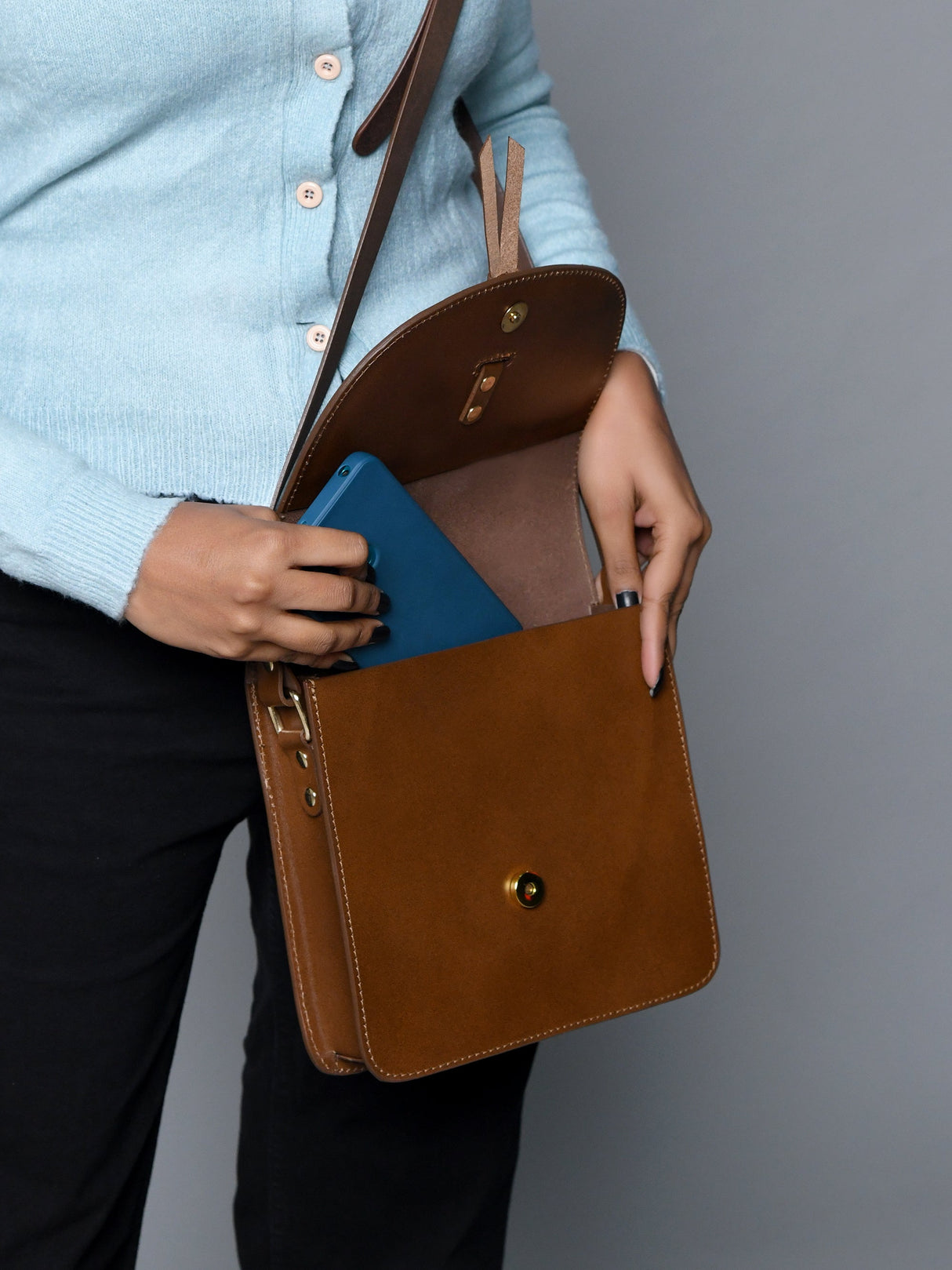 Bolso bandolera "Elegancia Marrón"