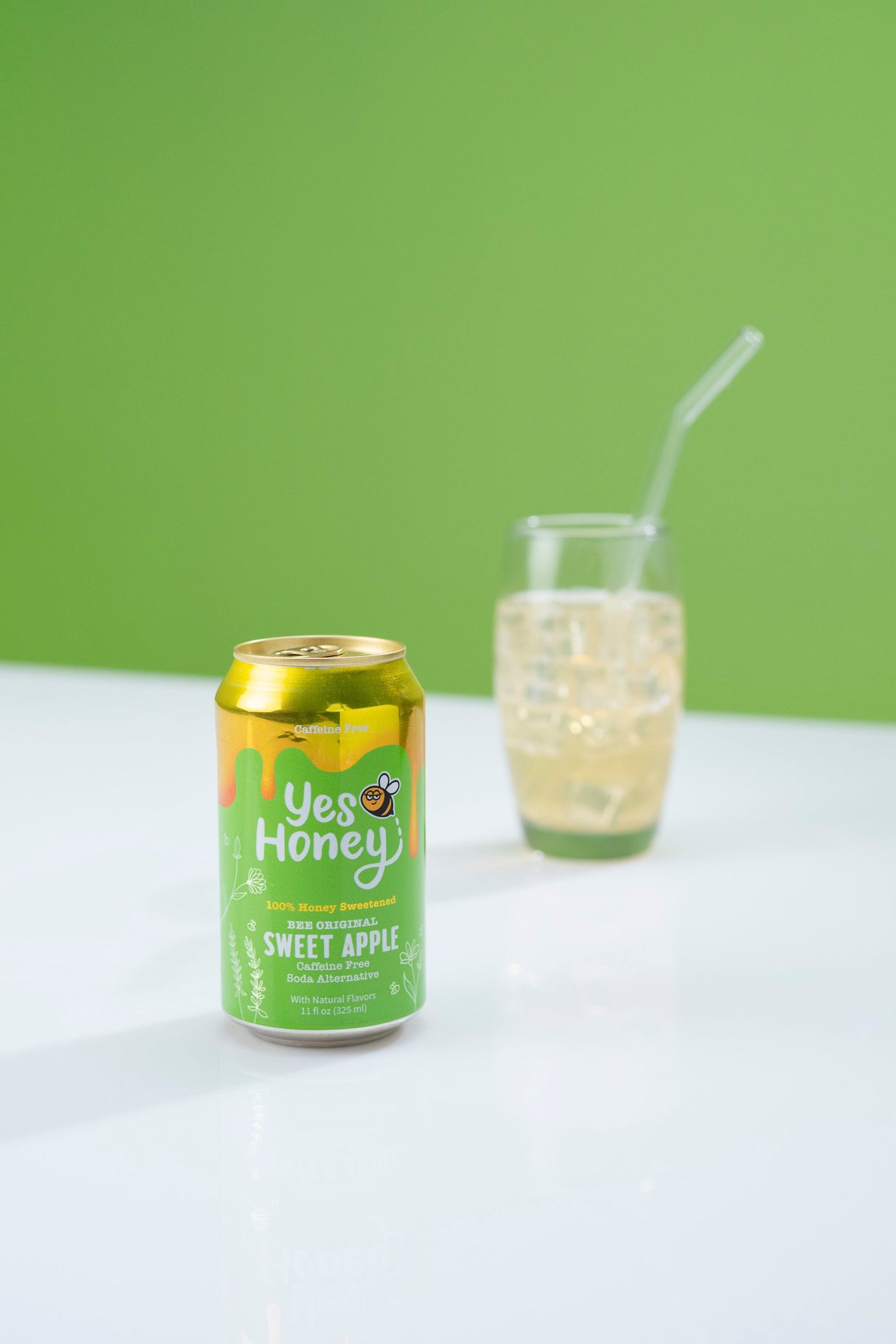 Caja de refresco de manzana espumoso endulzado con miel