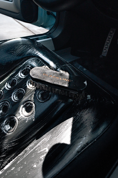 BLACKLINE® LEATHER BRUSH
