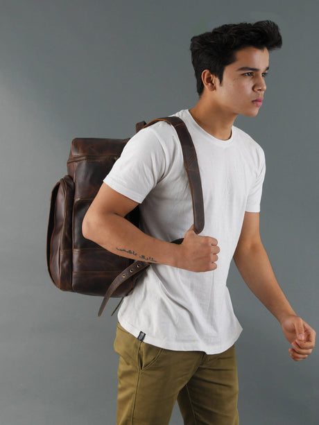 Mochila de Viaje Alpha de Cuero de Búfalo Marrón