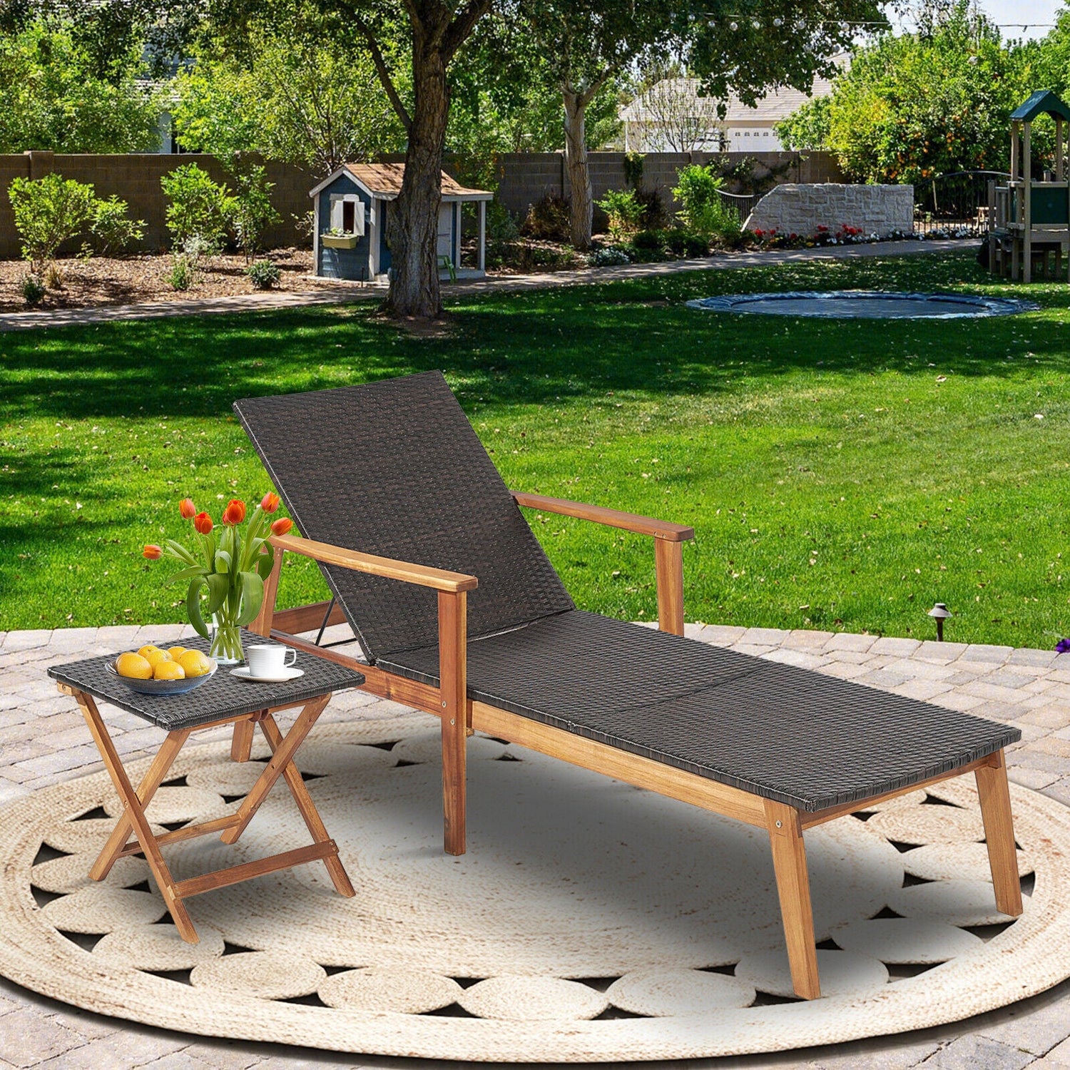 Juego de tumbona de patio y mesa con respaldo ajustable de 4 niveles