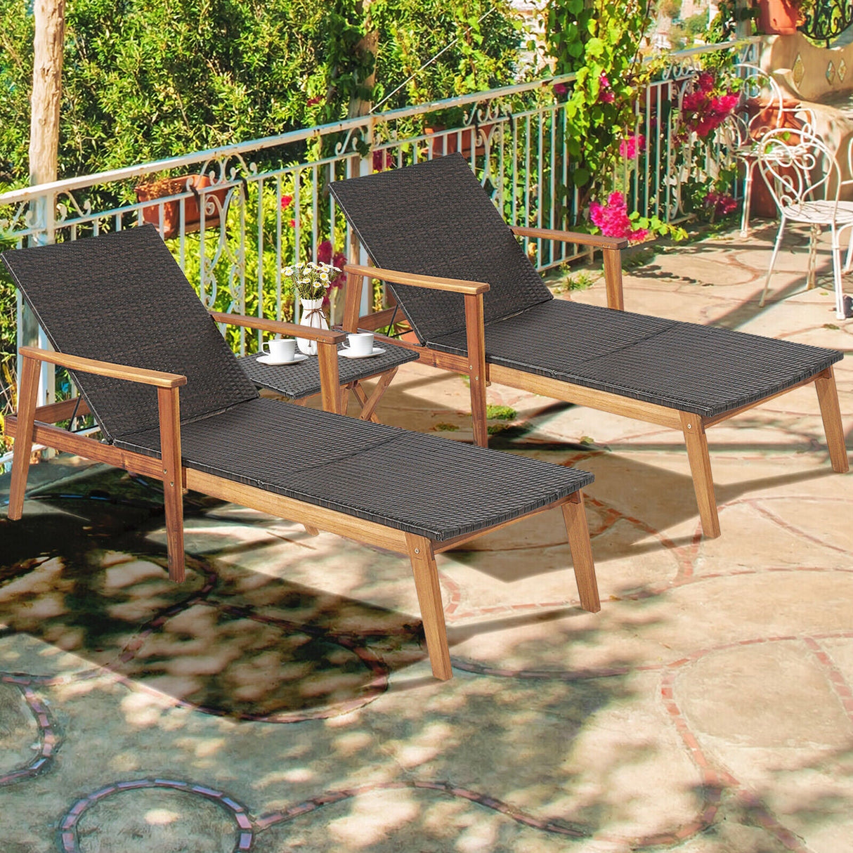Juego de tumbona de patio y mesa con respaldo ajustable de 4 niveles