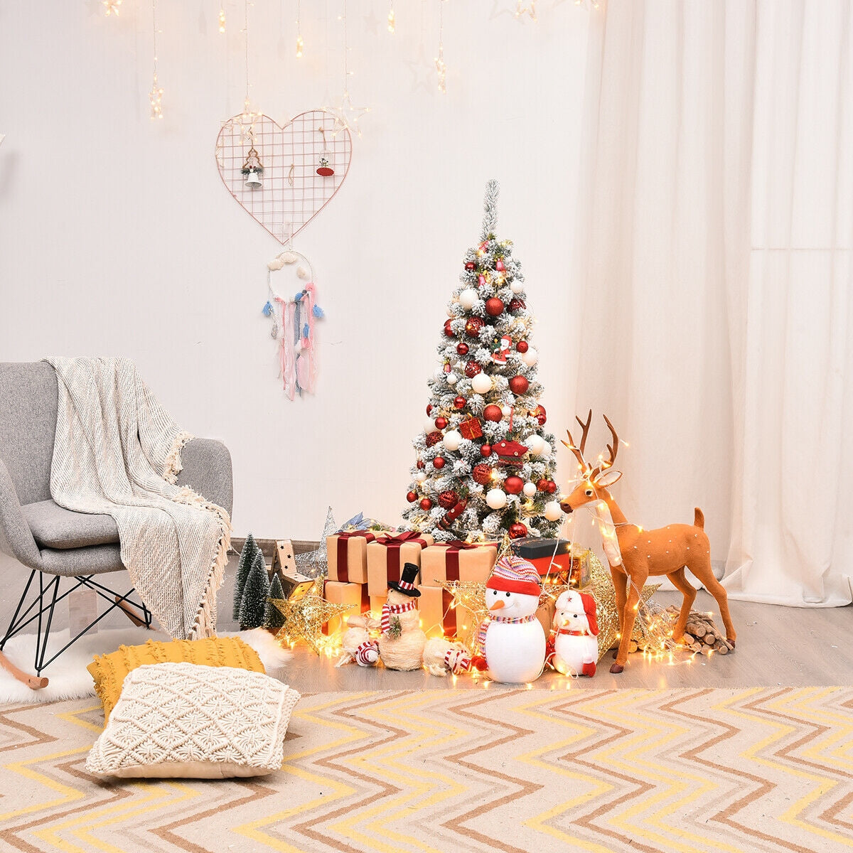 Árbol de Navidad artificial tipo lápiz con bisagras sin luz, cubierto de nieve, de 4.5 pies con 242 ramas