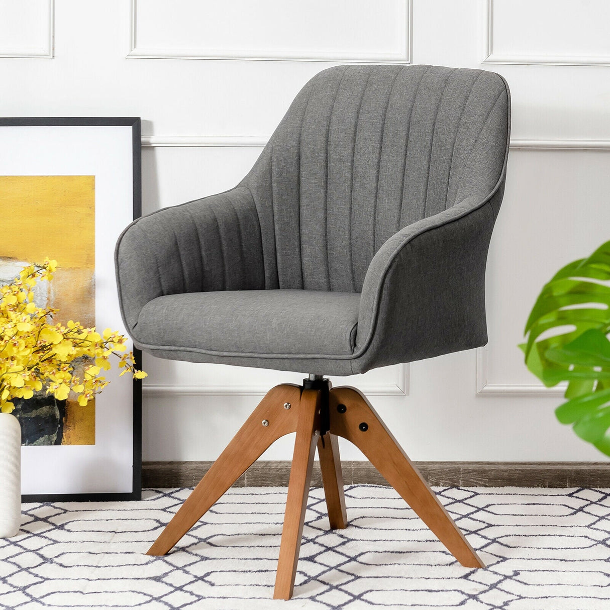 Sillón giratorio tapizado con patas de madera de haya
