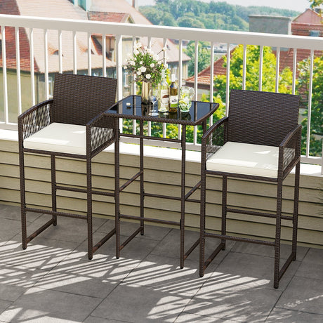 Juego de barra de patio de 3 piezas con mesa de altura de barra de mimbre para exteriores y sillones con 2 cojines de asiento - Blanco