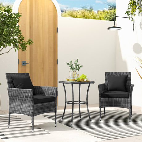 Juego de muebles de patio de 3 piezas con sillas de patio acolchadas y mesa de centro de vidrio templado