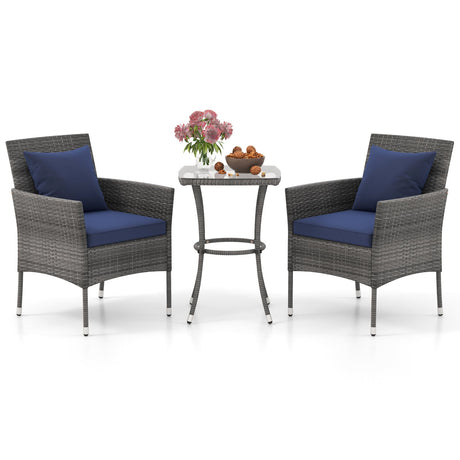 Juego de muebles de patio de 3 piezas con sillas de patio acolchadas y mesa de centro de vidrio templado
