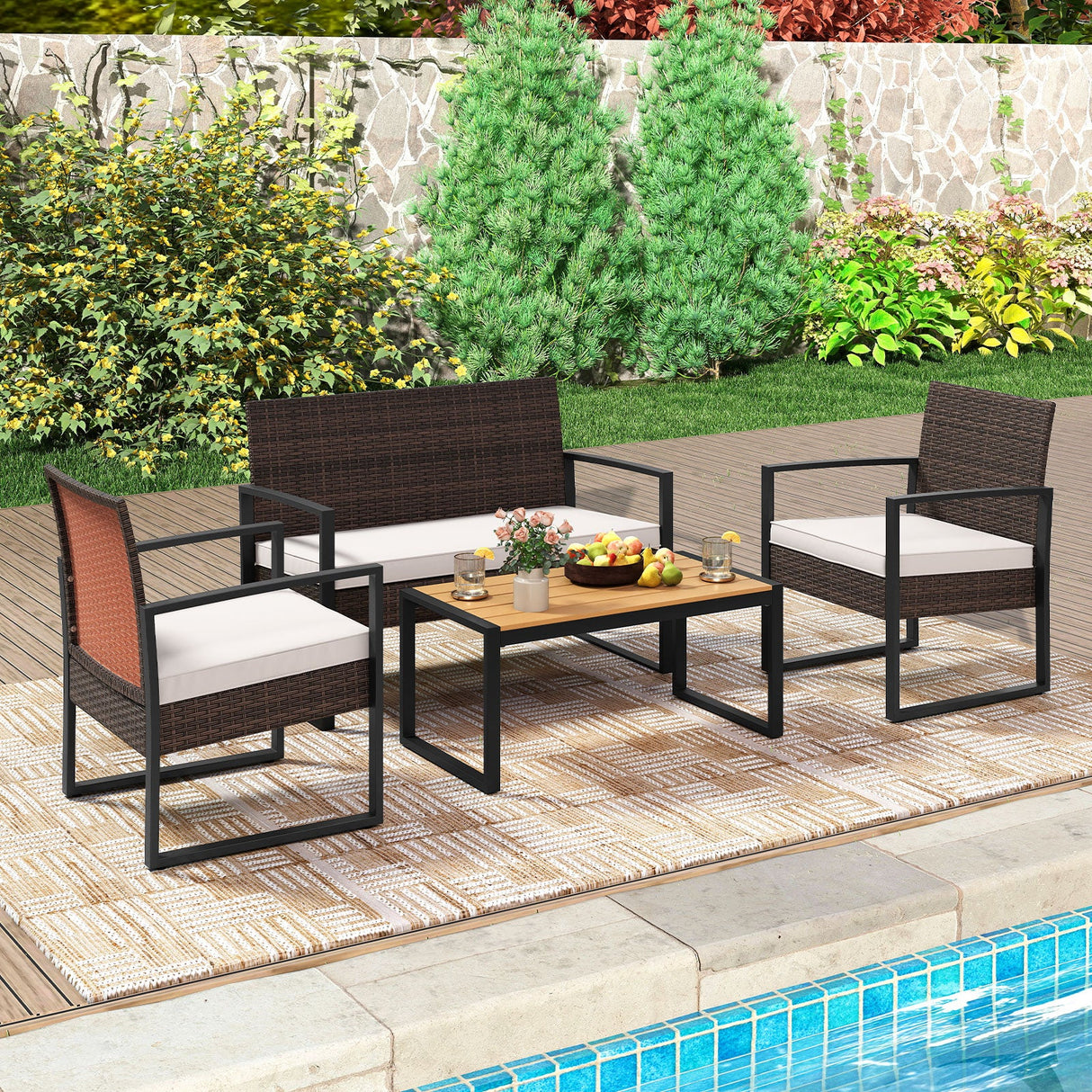 Juego de muebles de patio de 4 piezas, juego de conversación de ratán para exteriores con sillas acolchadas y mesa de centro de madera plástica, blanco roto